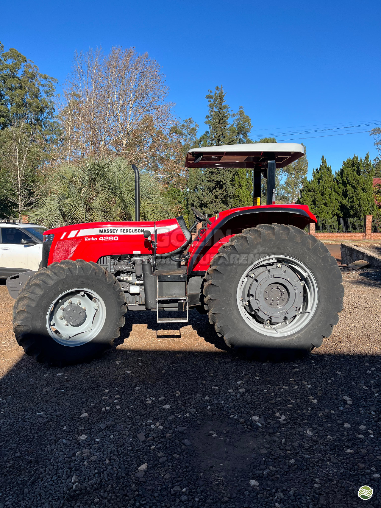 TRATOR MASSEY FERGUSON MF 4290 Tração 4x4 Golin Tratores TUPARENDI RIO GRANDE DO SUL RS